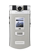 Best available price of Sony Ericsson Z800 in India